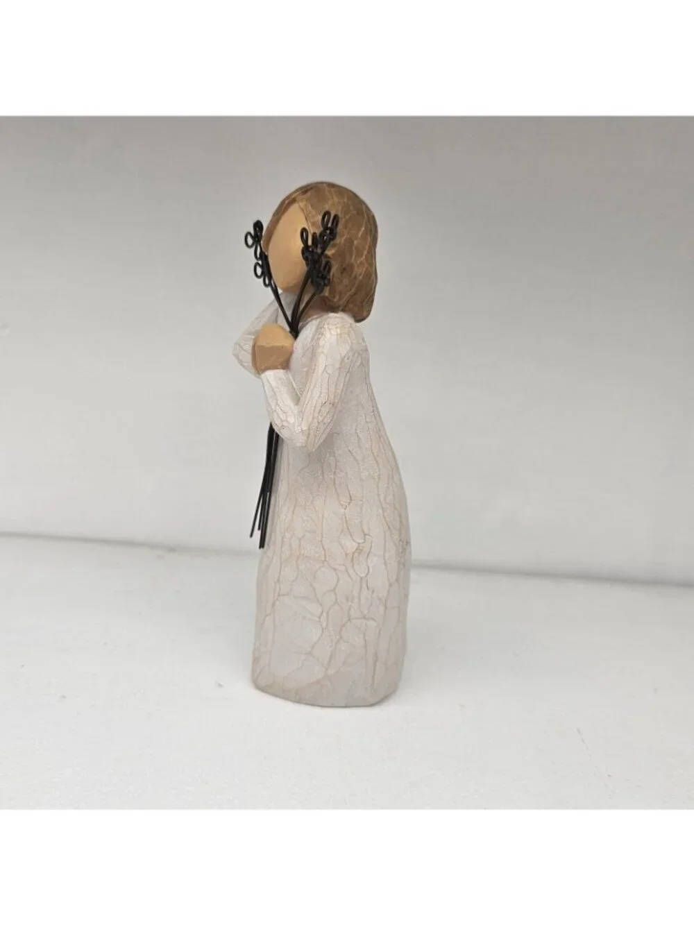 2004 Willow Tree 'Friendship' Angel Figurine by  Demdaco Susan Lordi